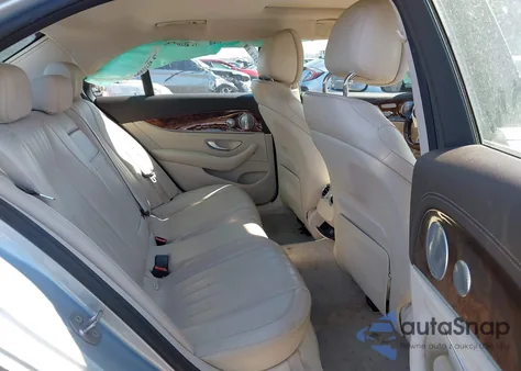 2017 Mercedes-Benz E 300 z USA, uszkodzony, nr VIN WDDZF4JB4HA289019